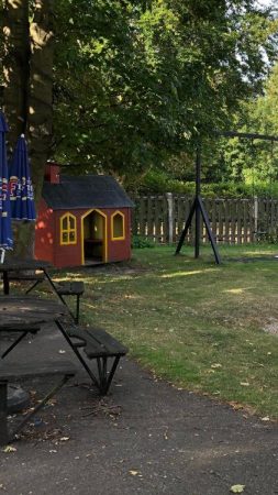 family-area-farmhousepub-norwich